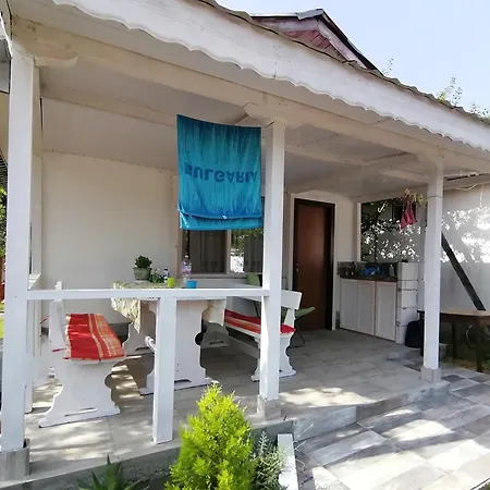 *костадин и мария* דירה אקהטופול